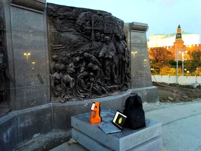 Барельеф памятника князя Владимира Великого на Боровицкой площади